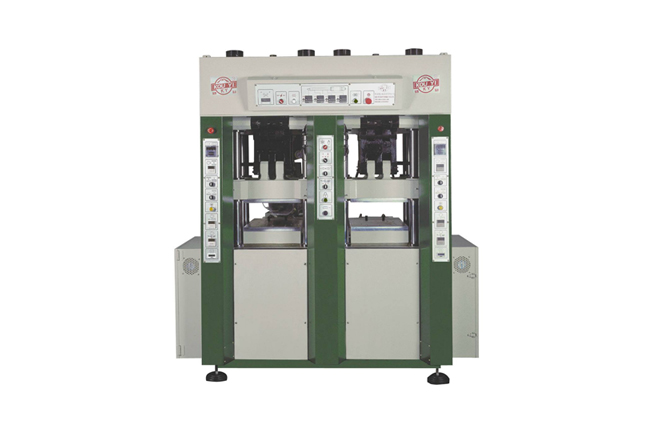 Plastic Upper and Shoelace Injection Molding Machine